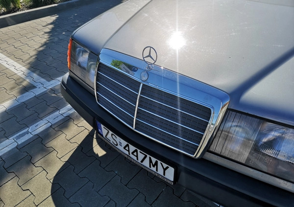 Mercedes-Benz W124 (1984-1993) cena 8999 przebieg: 346170, rok produkcji 1988 z Szczecin małe 529